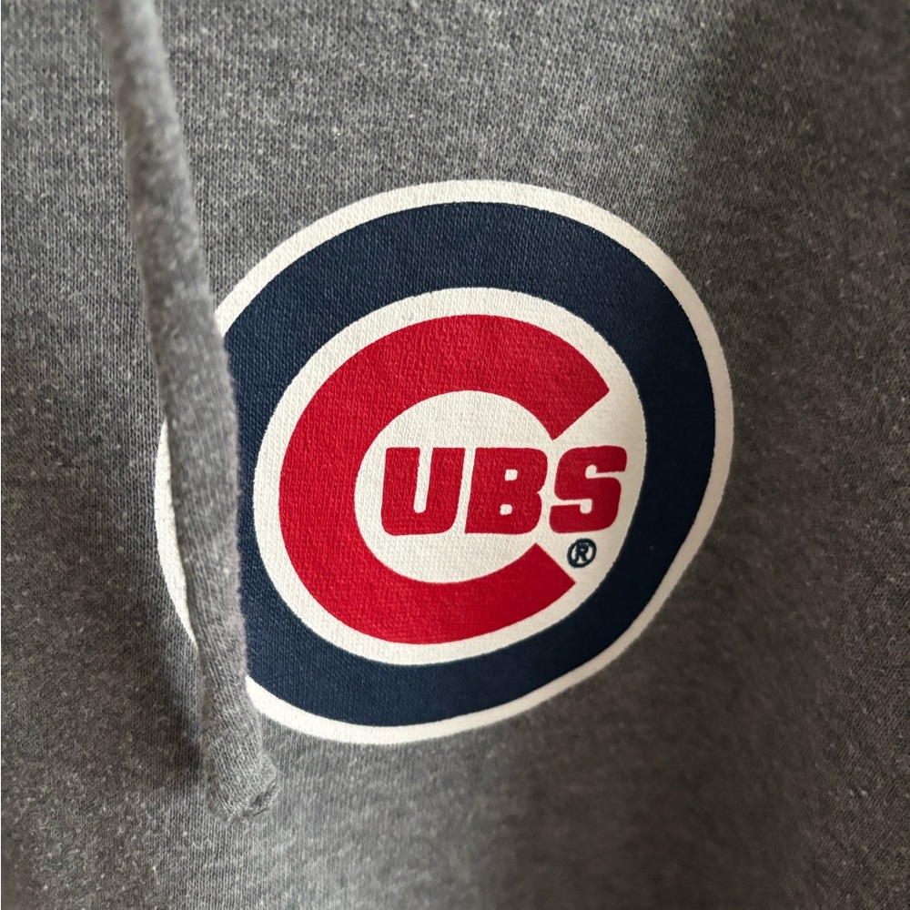New Era Women’s Gray Cubs Pullover Hoodie - Picture 4 of 5